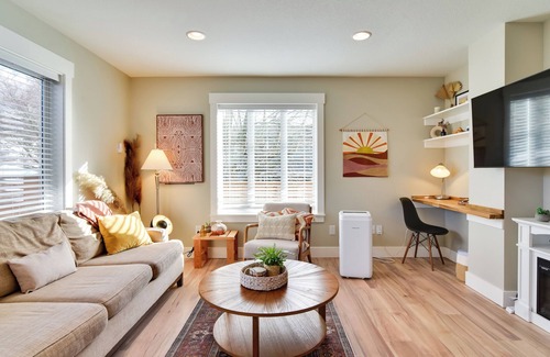 St. Johns House | WFH Friendly: Walkable Portland Townhome