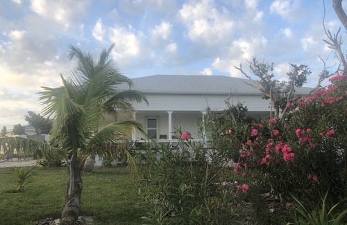 Man O War Cay Cottage | Whale's Tale Cottage- Tropical Island Charm on Man O War Cay With Beach Access