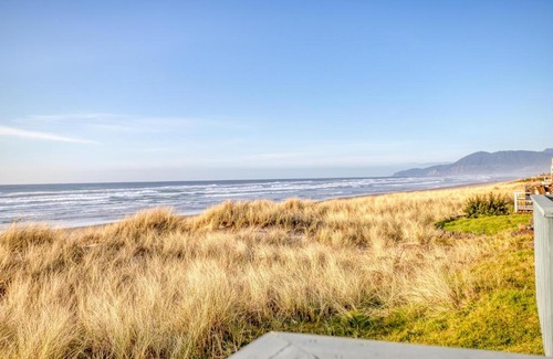 Rockaway Beach House | Whale Watcher Condo 1 - Meredith Lodging
