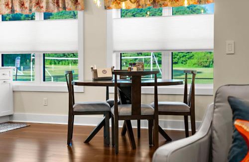 Stonington Apartment | Whalers Rest 2BR Historic Flat in Stonington Borough Near Mystic Seaport