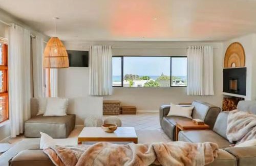 Voelklip House | Whales & Wonders Guesthouse