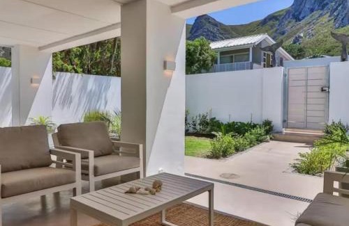Voelklip House | Whales & Wonders Guesthouse