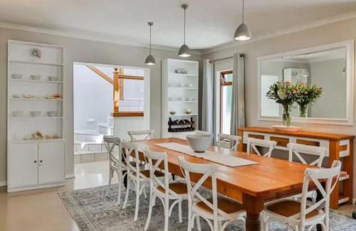 Voelklip House | Whales & Wonders Guesthouse