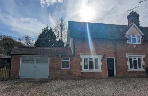 Evesham House | Wheelbarrow Cottage