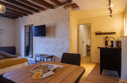Candes-Saint-Martin House | When heritage, art and well-being meet