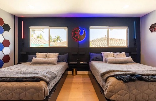 Fullerton House | Whimsical Guest House with Disney-themed Rooms, Pool & Spa