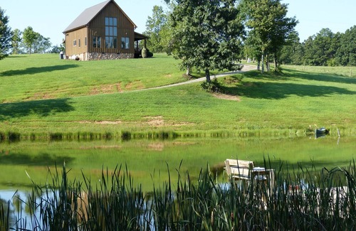 Mount Airy Cabin | Whippoorwill Cabin - Charming Cabin in Mt. Airy NC