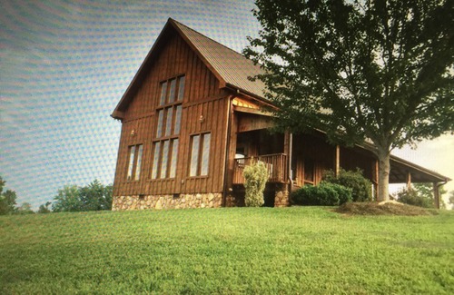 Mount Airy Cabin | Whippoorwill Cabin - Charming Cabin in Mt. Airy NC