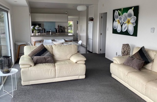Whiritoa House | Whiritoa Beach House - heaven in the Coromandel Peninsula, for you and your dog.