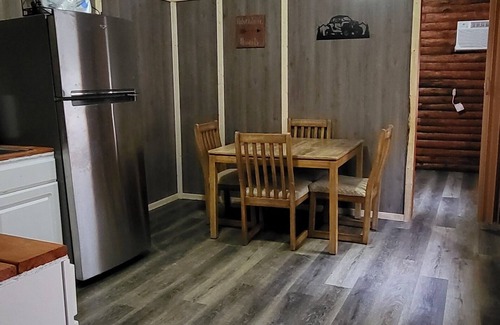 East Bernstadt Cabin | Whiskey Ridge Cabin -East Bernstadt 7min from Wildcat ATV Park on SXS.