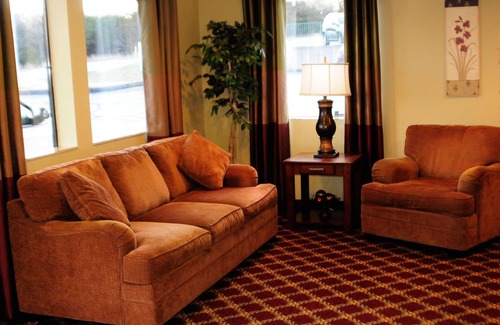 Branson Theater District Hotel | Whispering Hills Inn