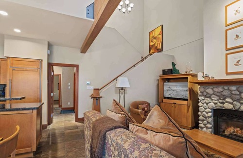 Village North House | Whistler - Montebello - MB4745
