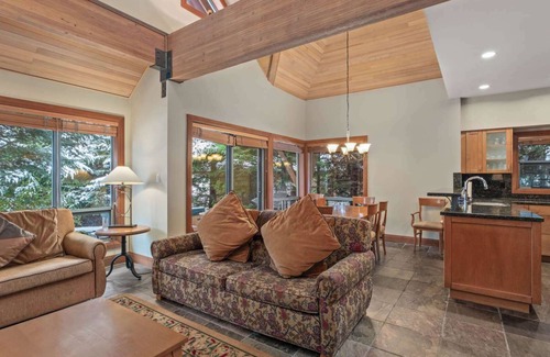Village North House | Whistler - Montebello - MB4745
