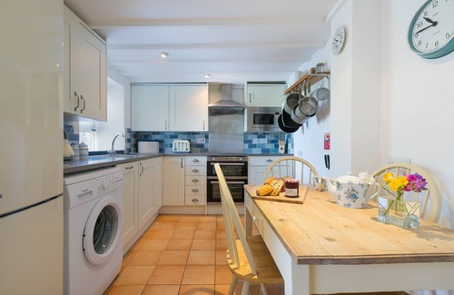 St Ives Cottage | Whistler's Rest, Halsetown - Sleeps 4 with Parking and views of the Moors