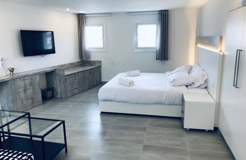 Larnaca City Centre Hotel | White 11