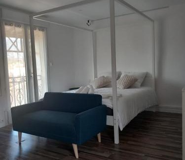 Saint-Paul-de-Fenouillet Apartment | White and Cotton Suite