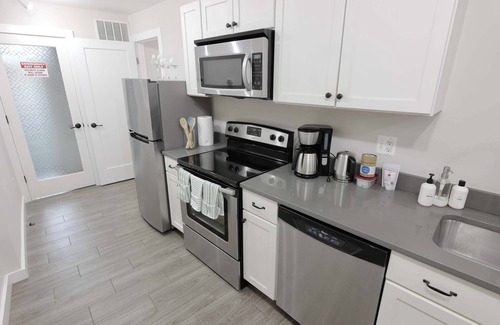 Shaw Apartment | White Brick Retreat - Shaw