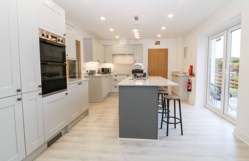 Amlwch House | WHITE BULL HOUSE, family friendly, with a garden in Amlwch