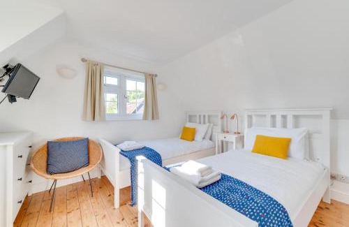 Sweffling House | White Cottage