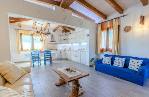 San Pantaleo Apartment | White Cottage
