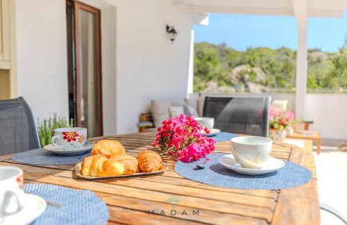 San Pantaleo Apartment | White Cottage