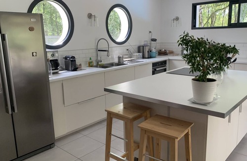Saint-Vivien-de-Medoc Villa | WHITE HOUSE
