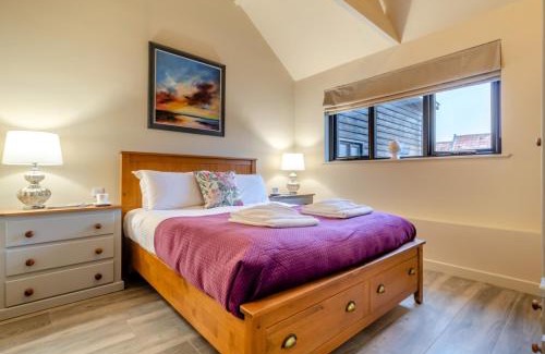 Halesworth House | White House Lodges - Swallow