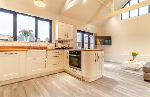 Halesworth House | White House Lodges - Swallow