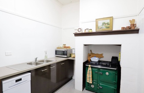 Tenterfield House | White House on Rouse
