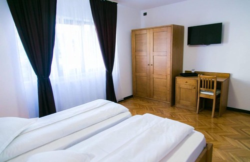 Fagaras House | White House