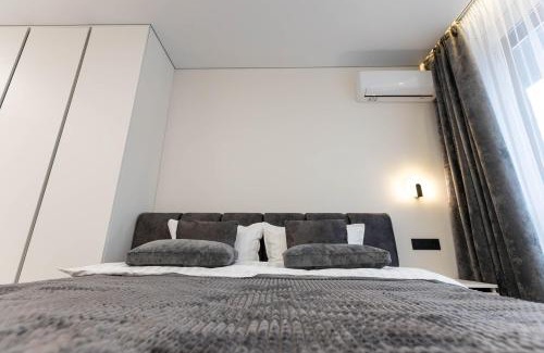 Holosiivskyj Apartment | White Lines Premium Apartments City Center