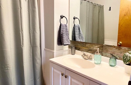 Bartlett Apartment | White Mountain Escape - Ski Attitash