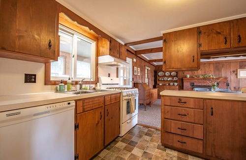 Campton House | White Mountain Getaway 10 Private Acres with Mountain Views