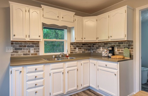 Buford House | White Oak Cottage Sleeps 4
