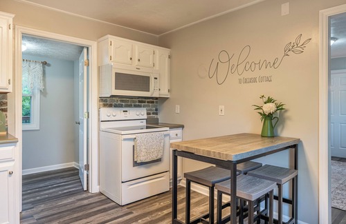 Buford House | White Oak Cottage Sleeps 4
