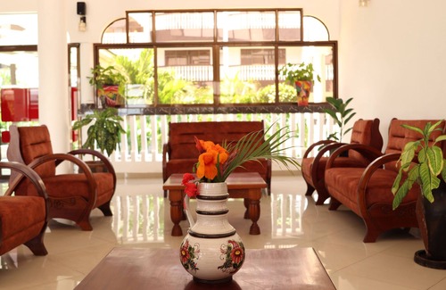 Mtwapa Hotel | White Peacock Resort