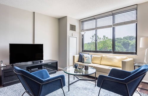 White Plains Apartment | White Plains Two Bed with Luxury Amenities