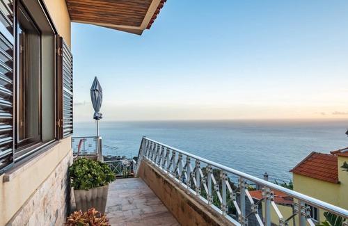 Lombo do Doutor Apartment | White Rabbit I by Madeira Sun Travel