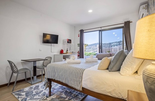 Lombo do Doutor Apartment | White Rabbit I by Madeira Sun Travel