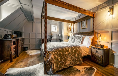 Invergordon Bed & Breakfast | White Rose Tower