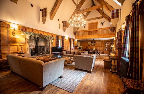 Invergordon Bed & Breakfast | White Rose Tower