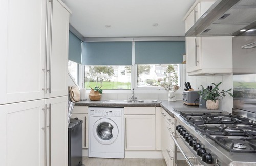 Y Felinheli Cottage | WHITE SAILS, pet friendly, country holiday cottage in Y Felinheli