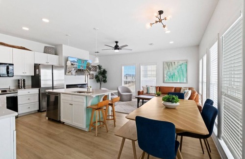 Saint Elmo House | White Sand Beachfront Paradise