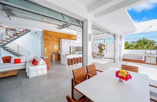 Long Bay Villa | White Villas - Beachside Villa with Pool and Resort Amenities - v1