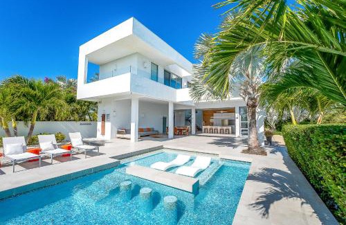 Long Bay Villa | White Villas - Beachside Villa with Pool and Resort Amenities - v1