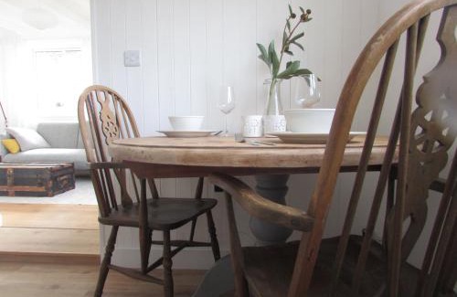 Praa Sands Apartment | White Willows