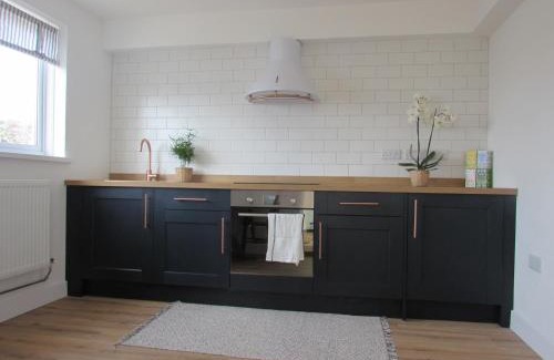 Praa Sands Apartment | White Willows