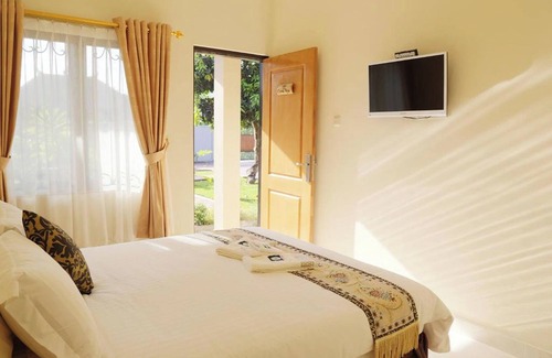 Senggigi House | Whiterose Guesthouse