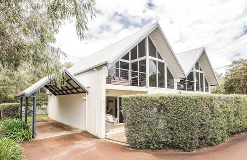 Quindalup Villa | Whitesands BEACH VILLA | walk the beach, swim in the Bay ​| Margaret River Prope
