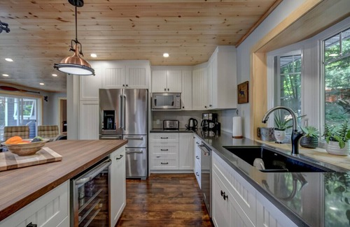 Bala House | Whiteside Escape, Lake Muskoka
